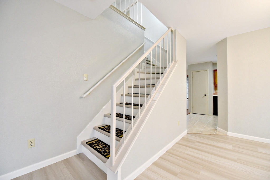 13329 Black Canyon Dr - Photo 8