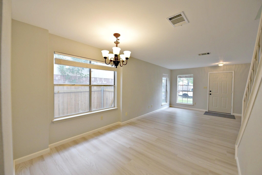 13329 Black Canyon Dr - Photo 3