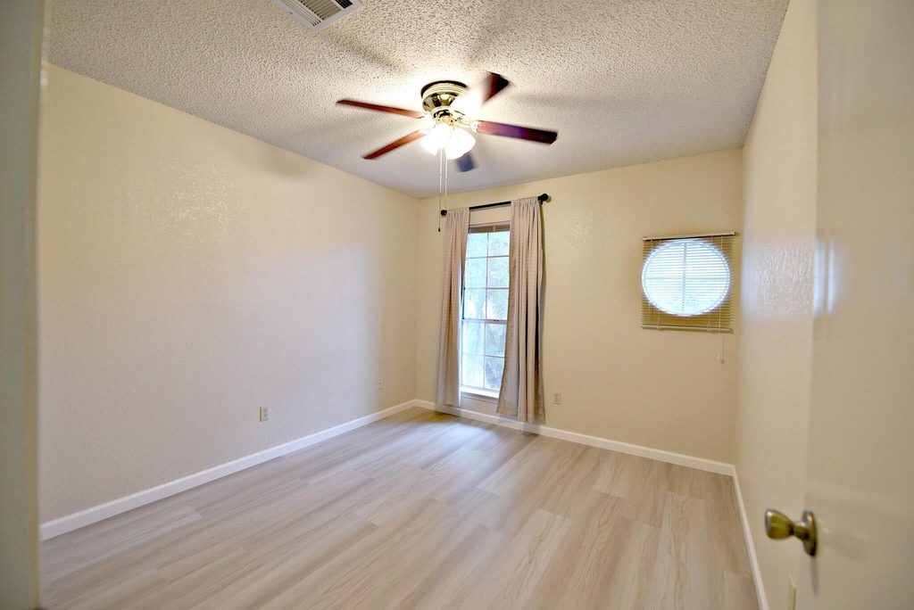 13329 Black Canyon Dr - Photo 16