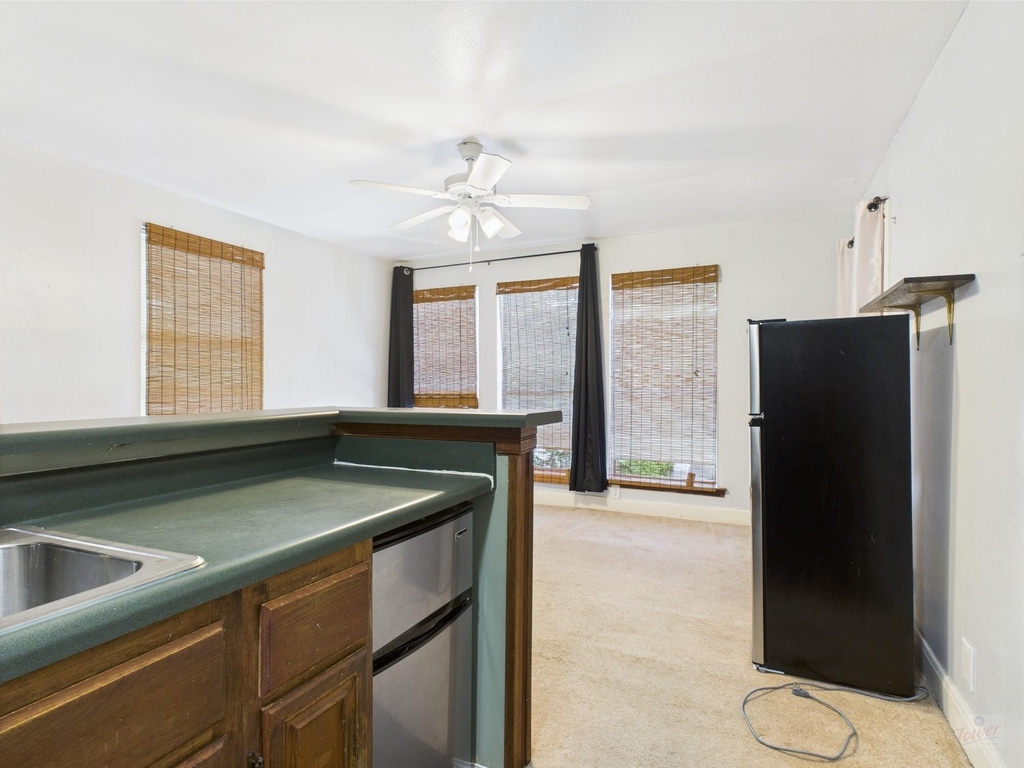 3006 Duval St - Photo 3