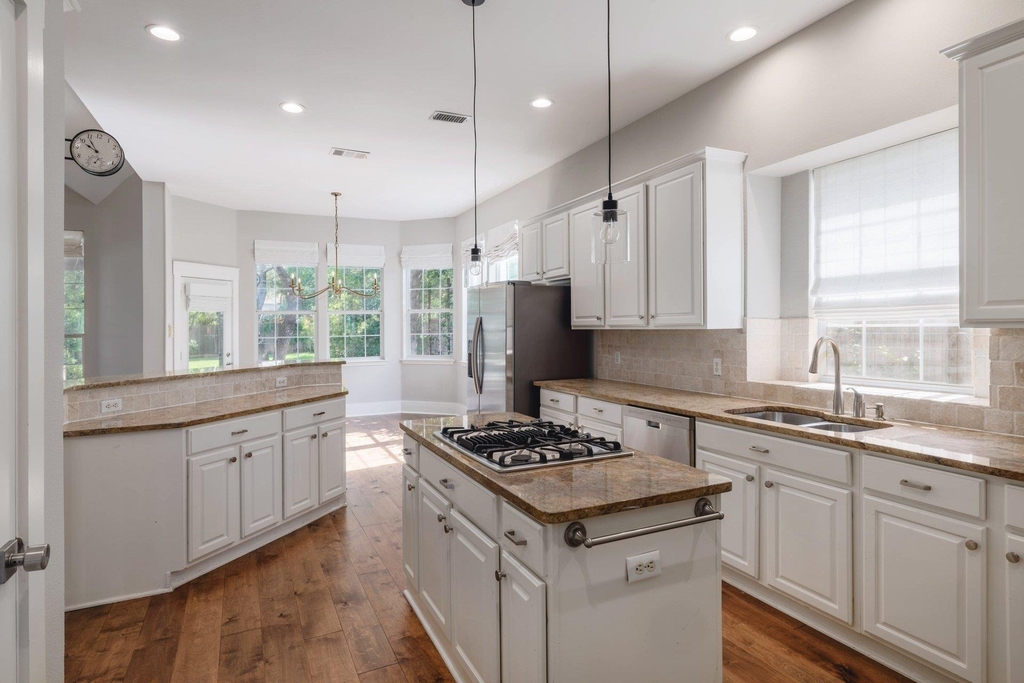 5512 Ballenton Ln - Photo 8