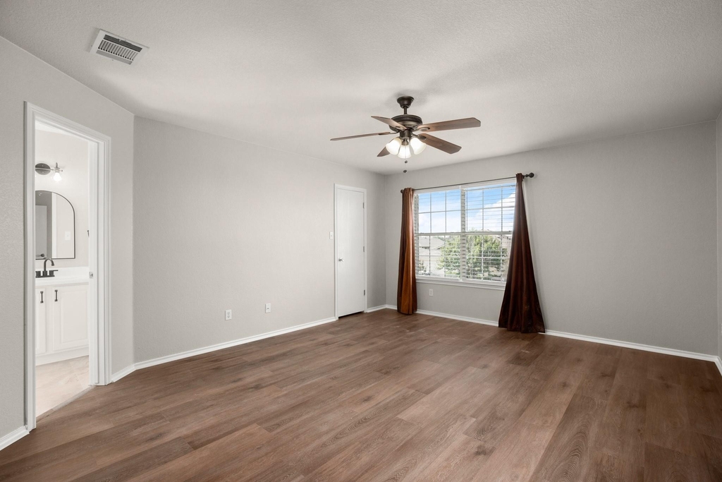 219 Brown St - Photo 12