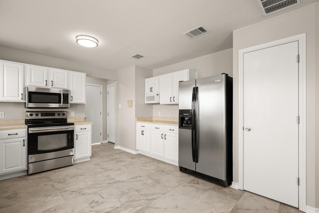 219 Brown St - Photo 7