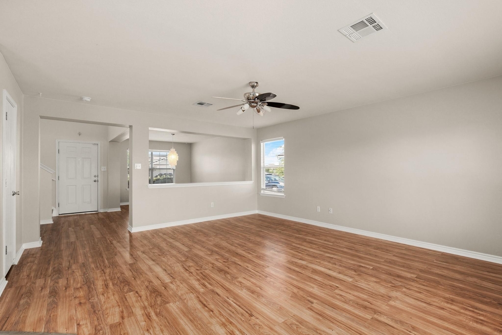219 Brown St - Photo 5