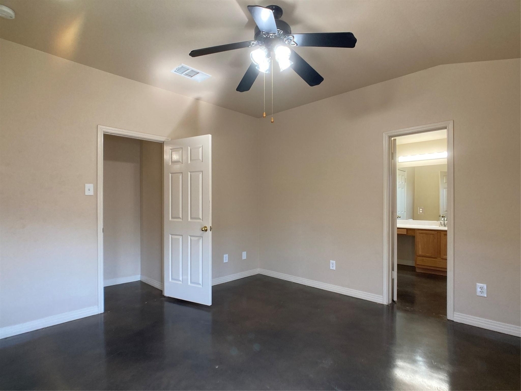 1009 Grey Castle Dr - Photo 8