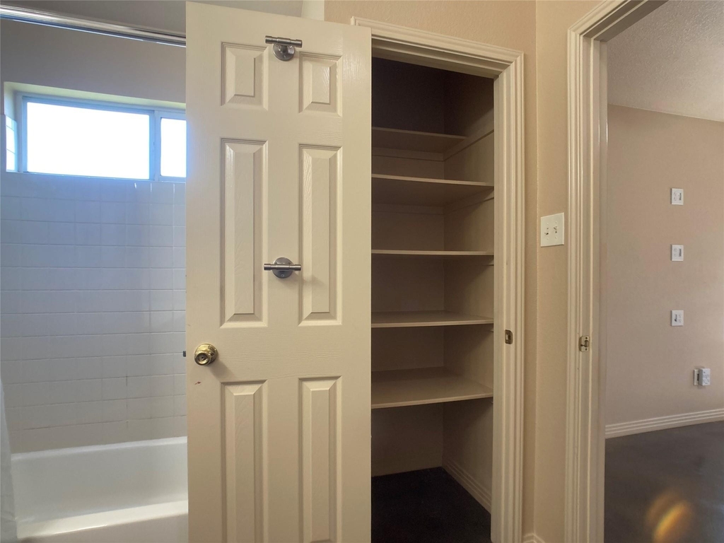 1009 Grey Castle Dr - Photo 12