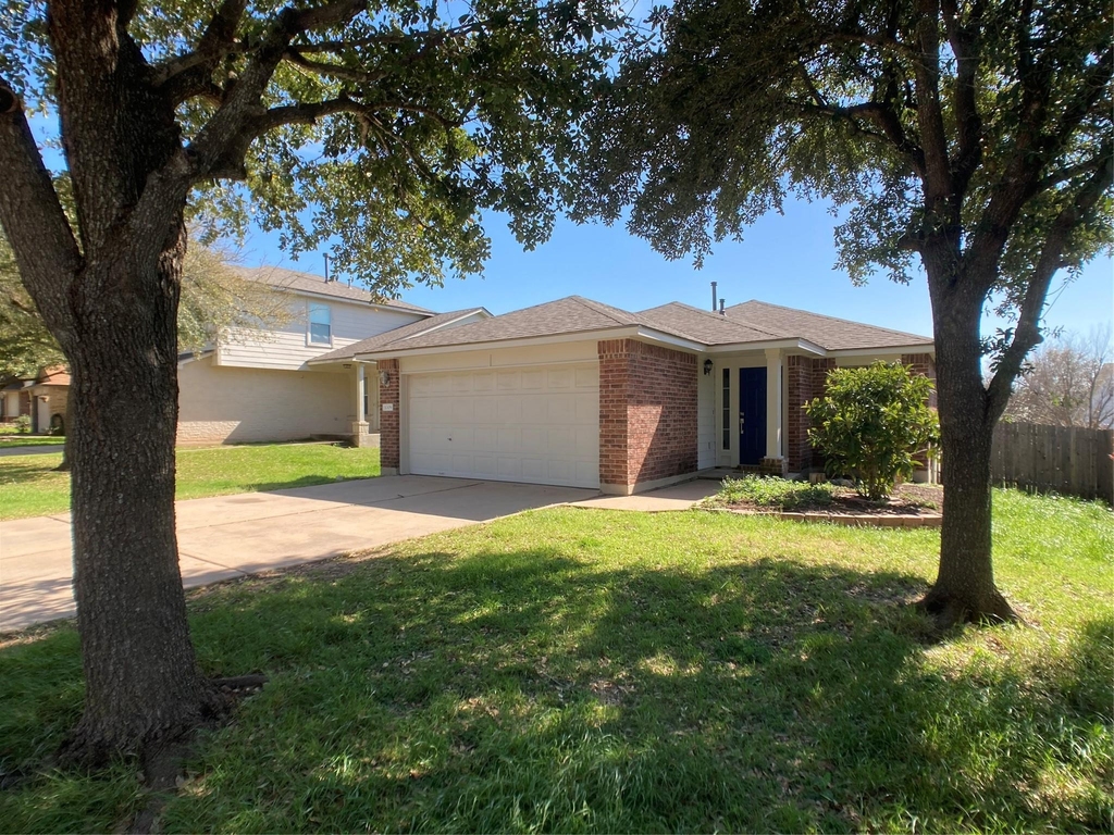 1009 Grey Castle Dr - Photo 0