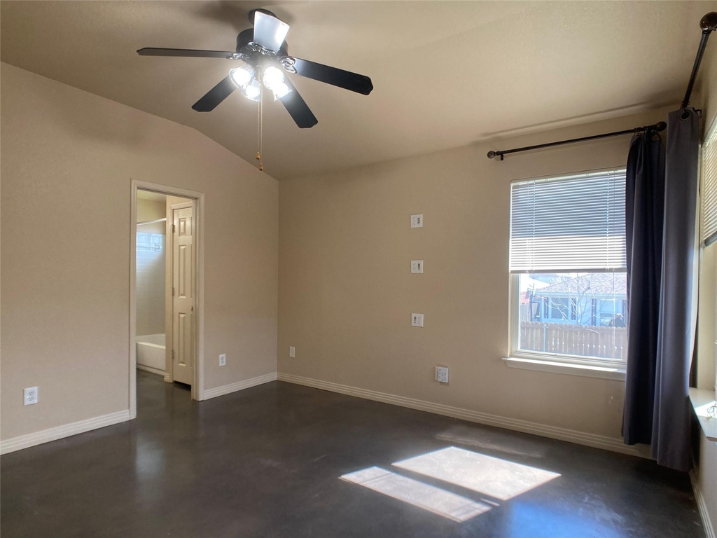 1009 Grey Castle Dr - Photo 10