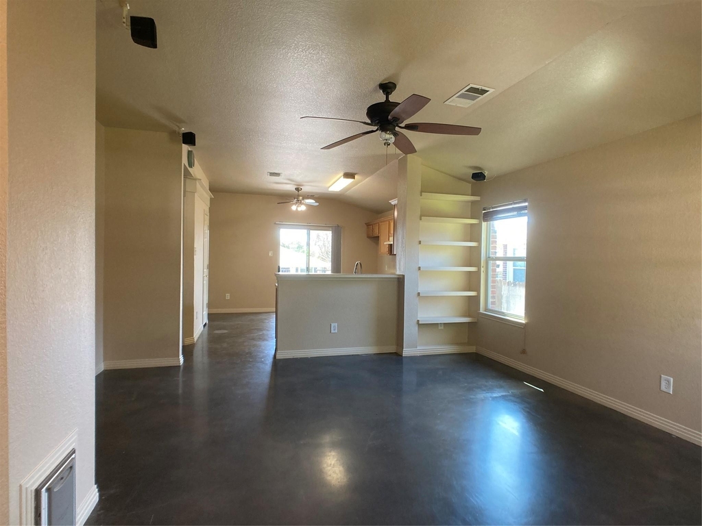 1009 Grey Castle Dr - Photo 3
