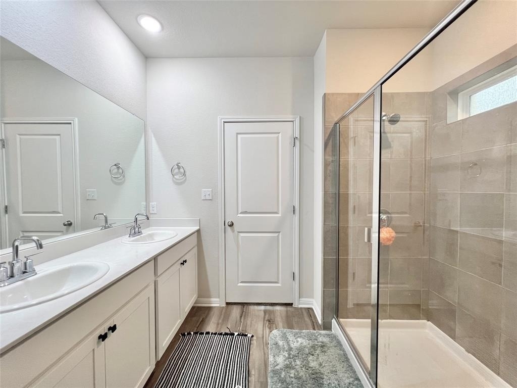 1600 Longhorn Ranch Dr - Photo 2