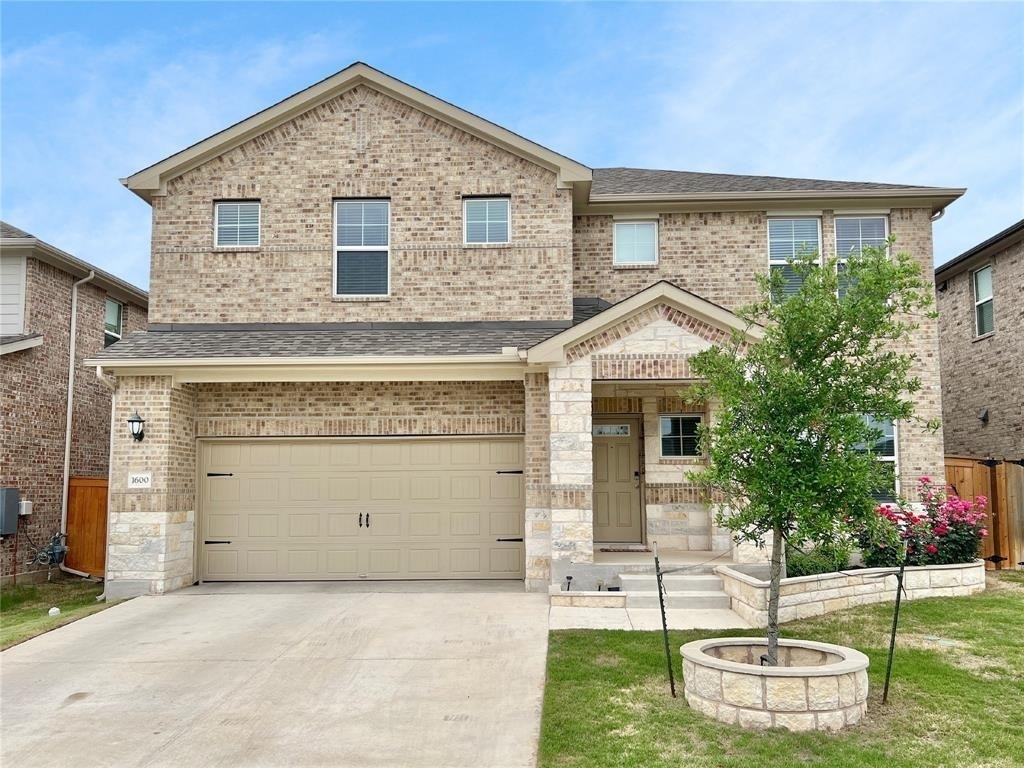 1600 Longhorn Ranch Dr - Photo 0