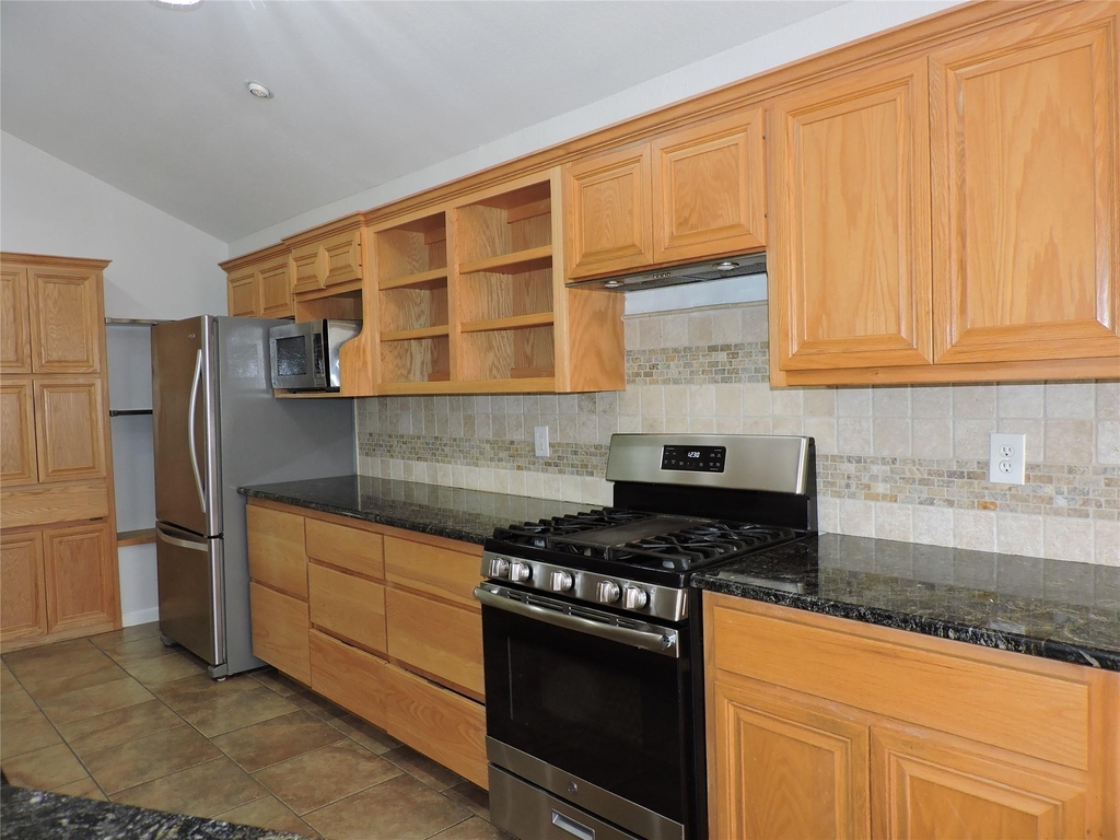 1404 Peachtree Valley Dr - Photo 18