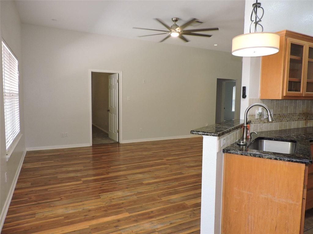 1404 Peachtree Valley Dr - Photo 20