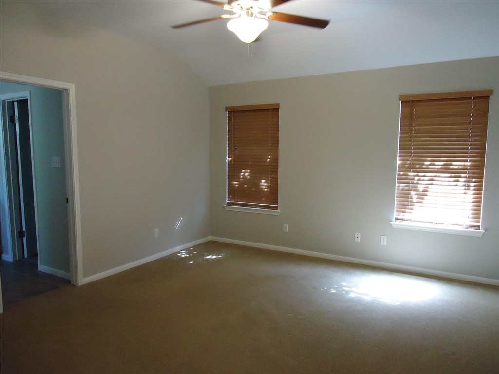 1404 Peachtree Valley Dr - Photo 13