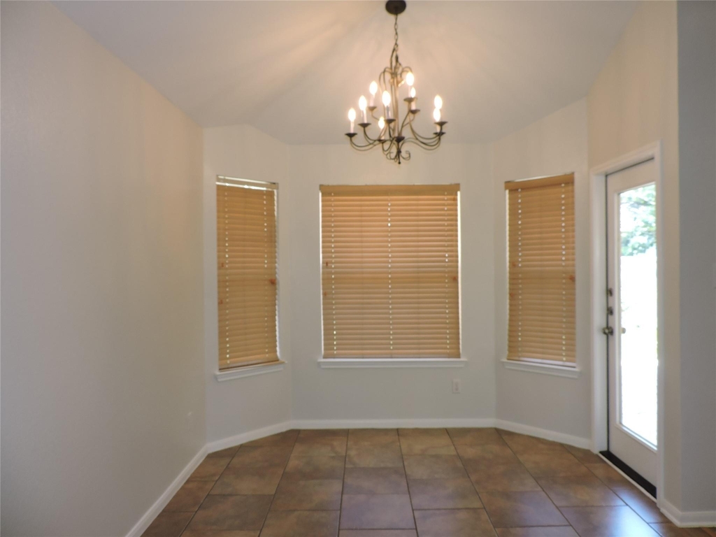 1404 Peachtree Valley Dr - Photo 11