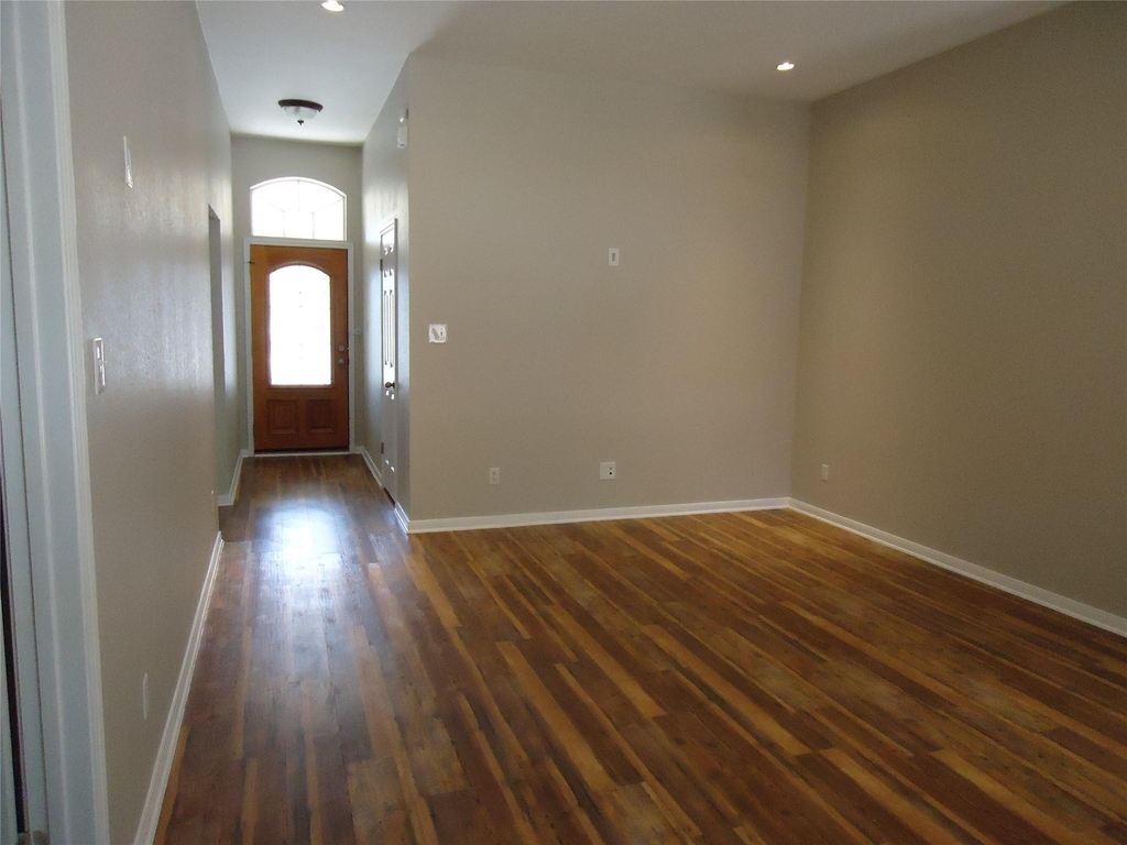1404 Peachtree Valley Dr - Photo 5