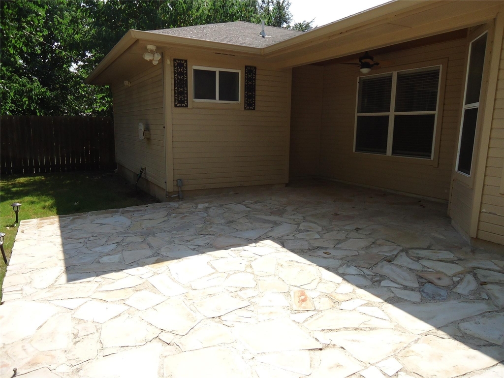 1404 Peachtree Valley Dr - Photo 16