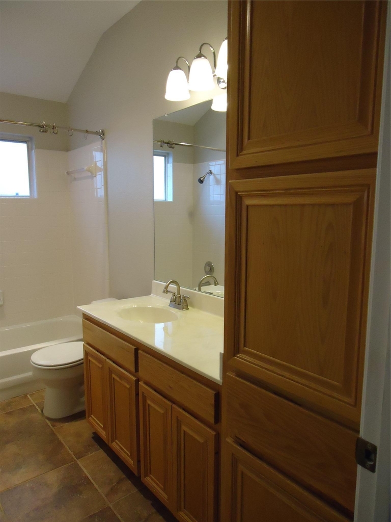1404 Peachtree Valley Dr - Photo 9