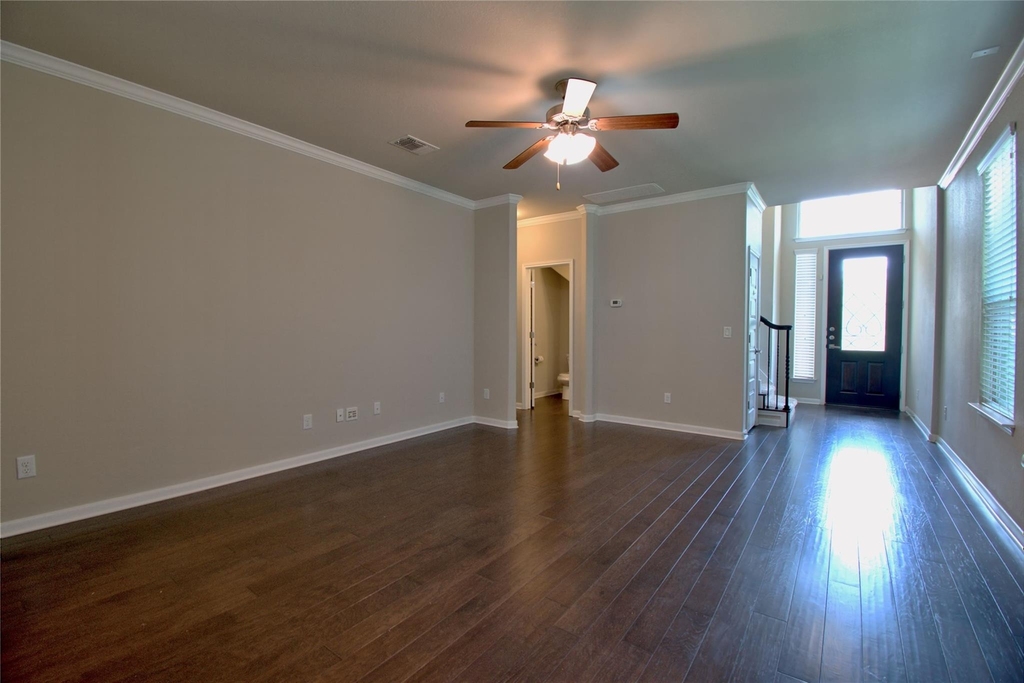 504 Hummingbird Ln - Photo 5