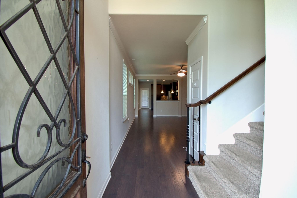 504 Hummingbird Ln - Photo 3