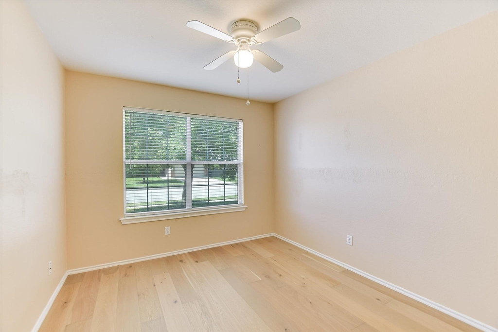 318 Phillips St - Photo 16