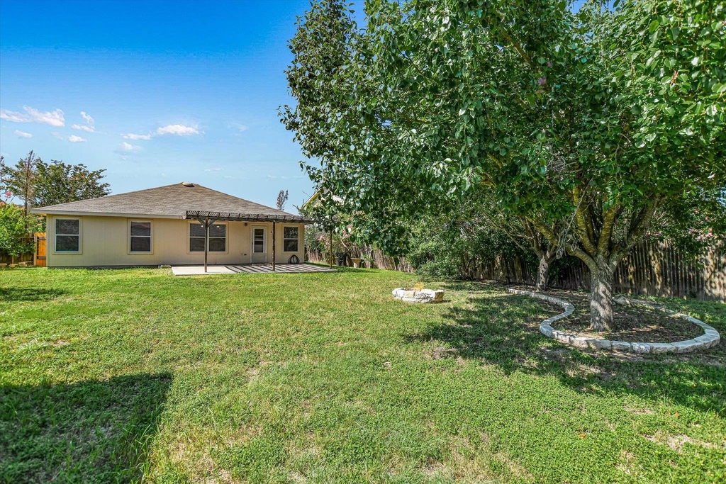 318 Phillips St - Photo 19