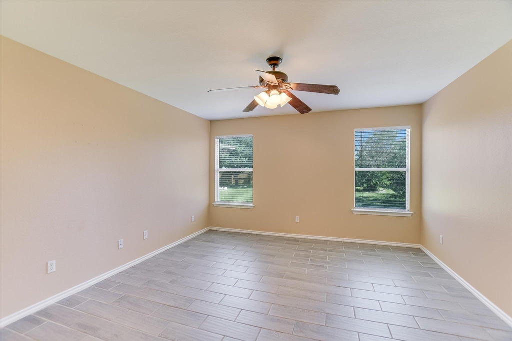 318 Phillips St - Photo 11
