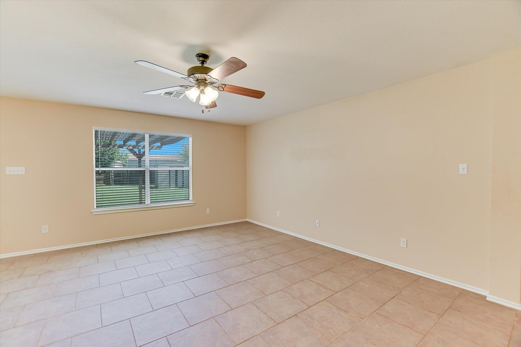 318 Phillips St - Photo 5
