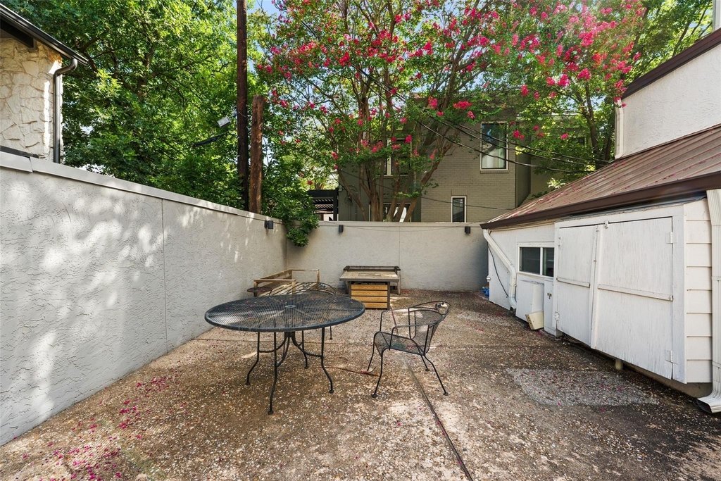 1500 Woodlawn Blvd - Photo 21