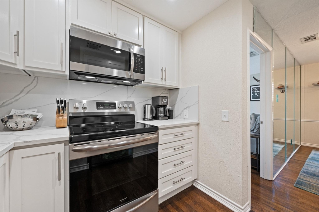 1500 Woodlawn Blvd - Photo 7