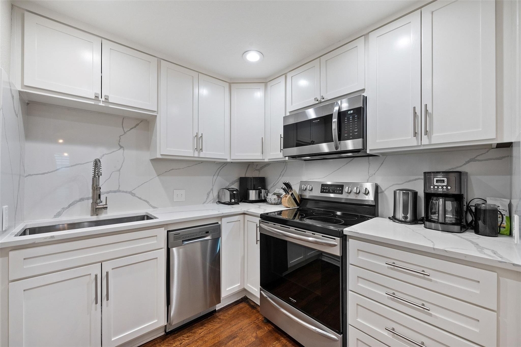 1500 Woodlawn Blvd - Photo 8
