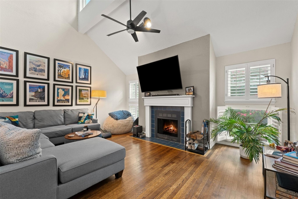 1500 Woodlawn Blvd - Photo 1