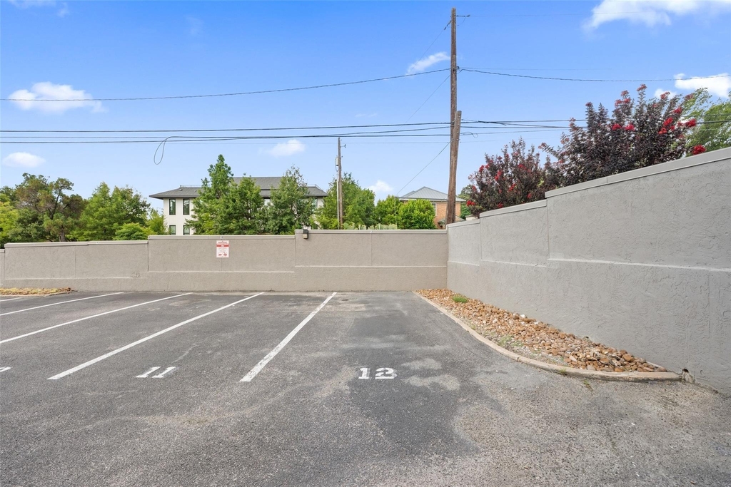 1500 Woodlawn Blvd - Photo 26