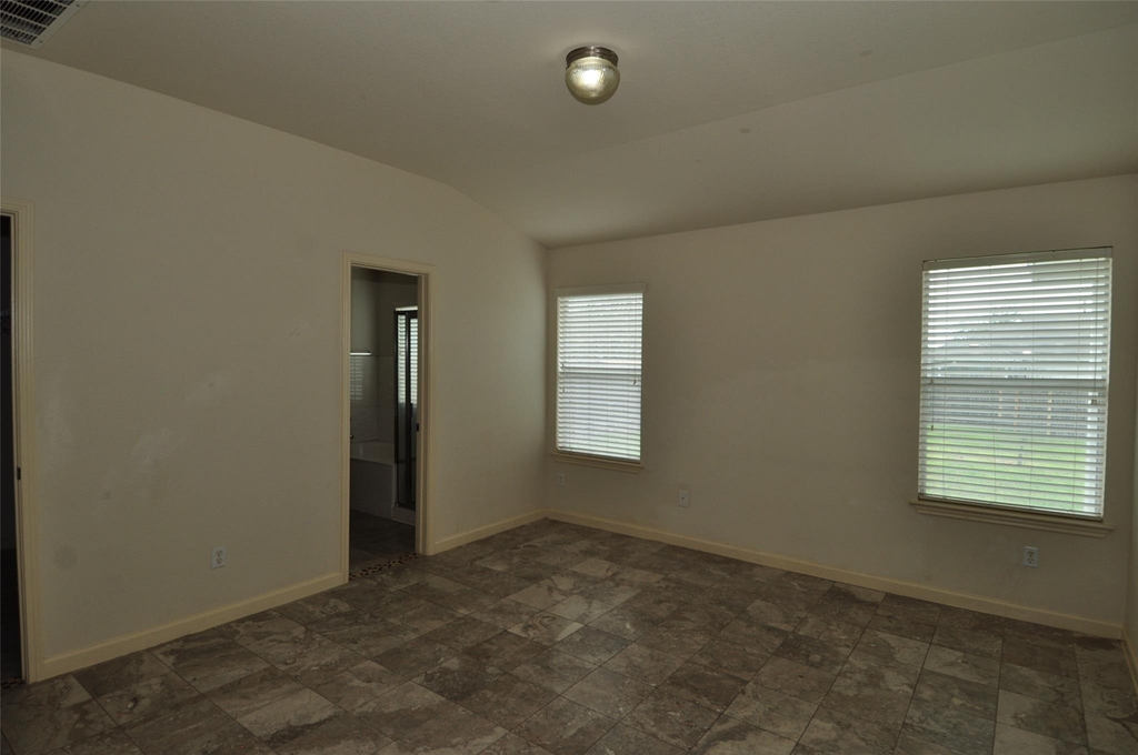 1409 Tea Leaf Dr - Photo 3