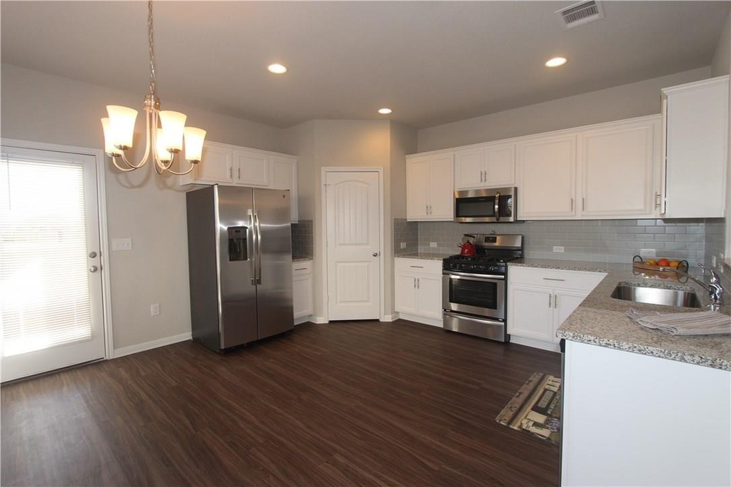 1205 Fairhaven Gtwy - Photo 4