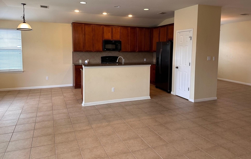15008 Fernhill Dr - Photo 7