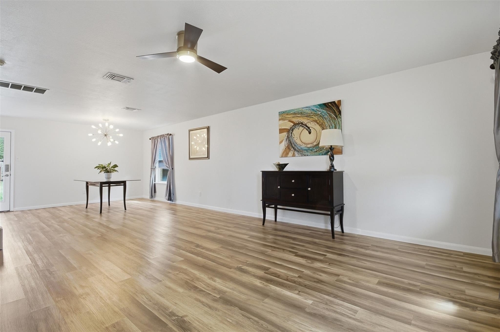 2106 Stonehaven - Photo 3