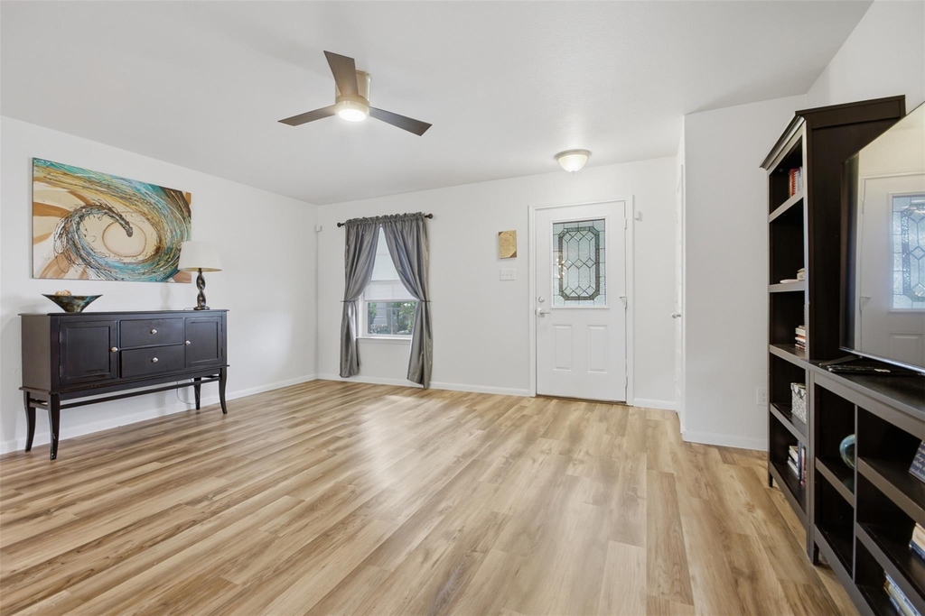 2106 Stonehaven - Photo 5