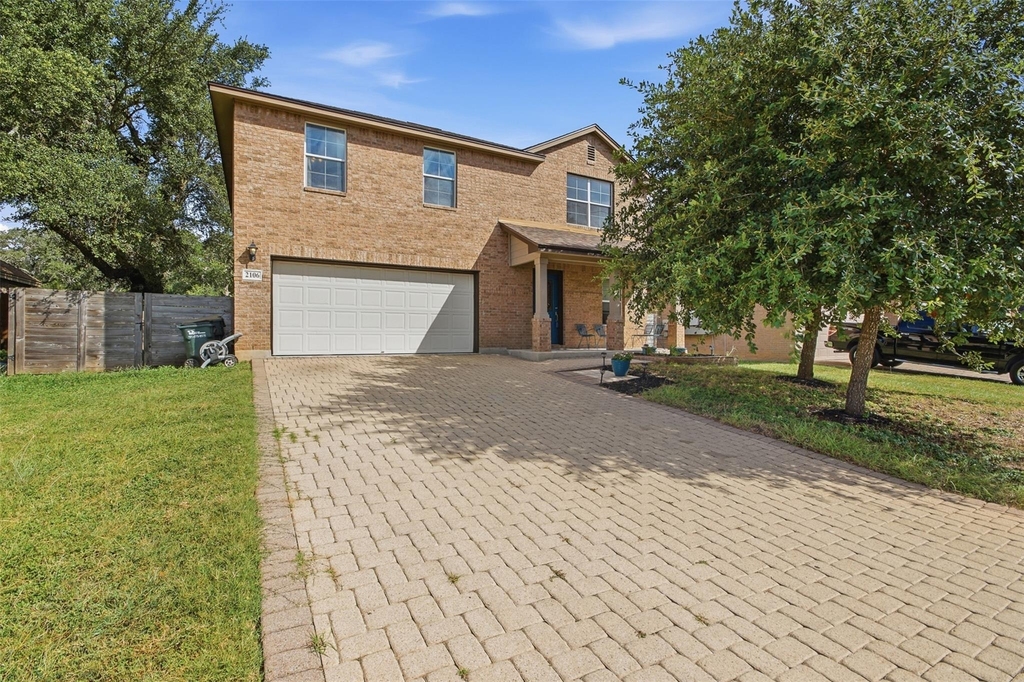 2106 Stonehaven - Photo 1