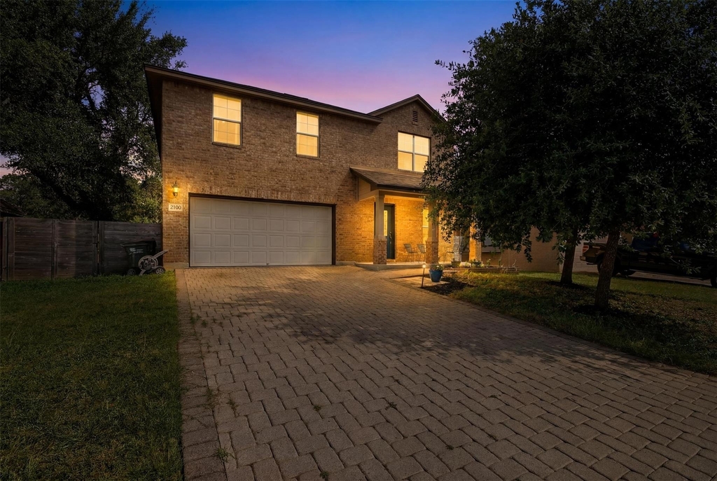 2106 Stonehaven - Photo 2