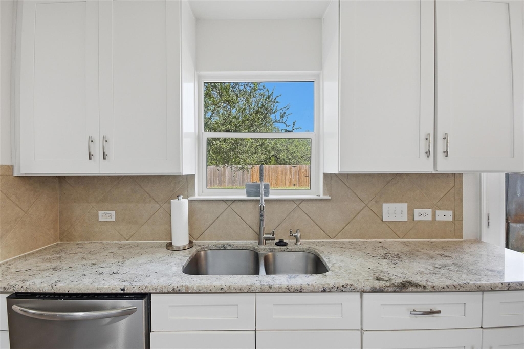 2106 Stonehaven - Photo 12
