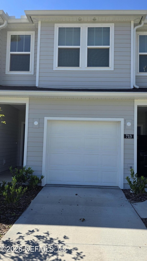 653 Holly Lakes Drive - Photo 0