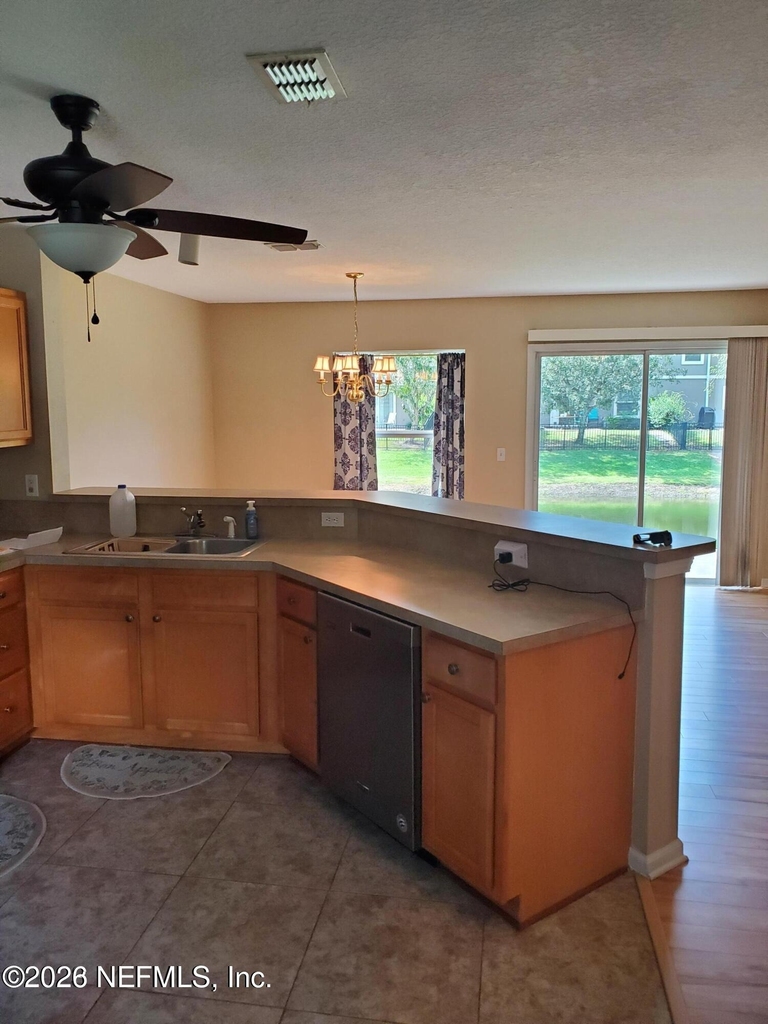 1625 Vineland Circle - Photo 3