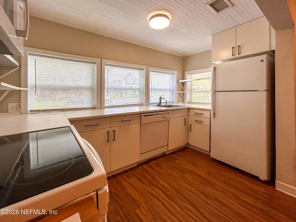 3944 Boone Park Avenue - Photo 6