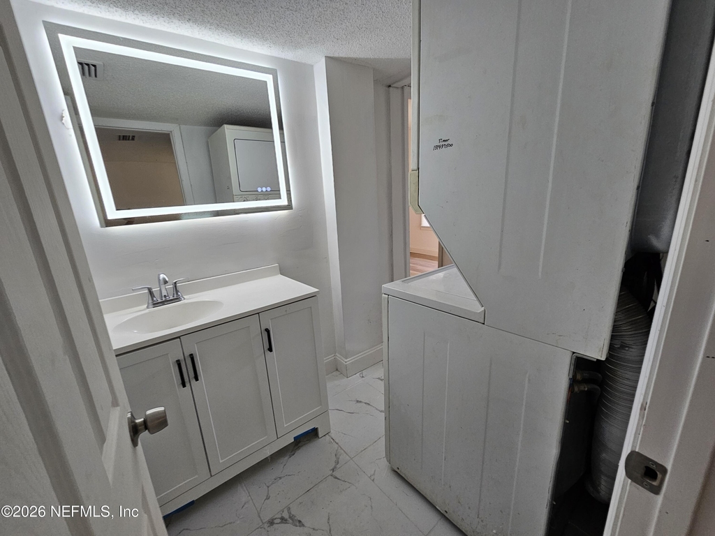 3920 N Davis Street - Photo 3