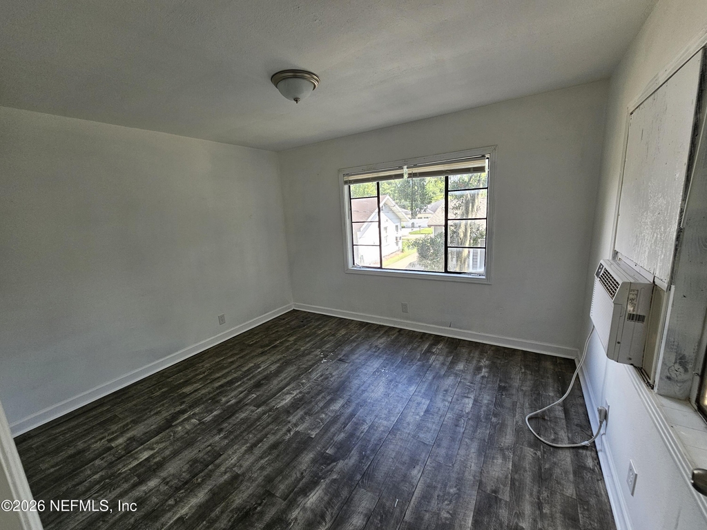 3129 Lowell Avenue - Photo 3