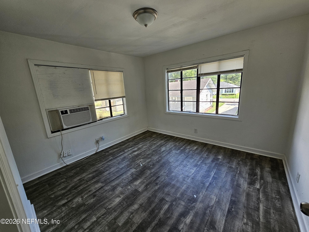 3129 Lowell Avenue - Photo 4