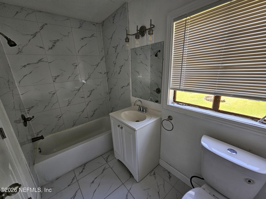 3129 Lowell Avenue - Photo 2