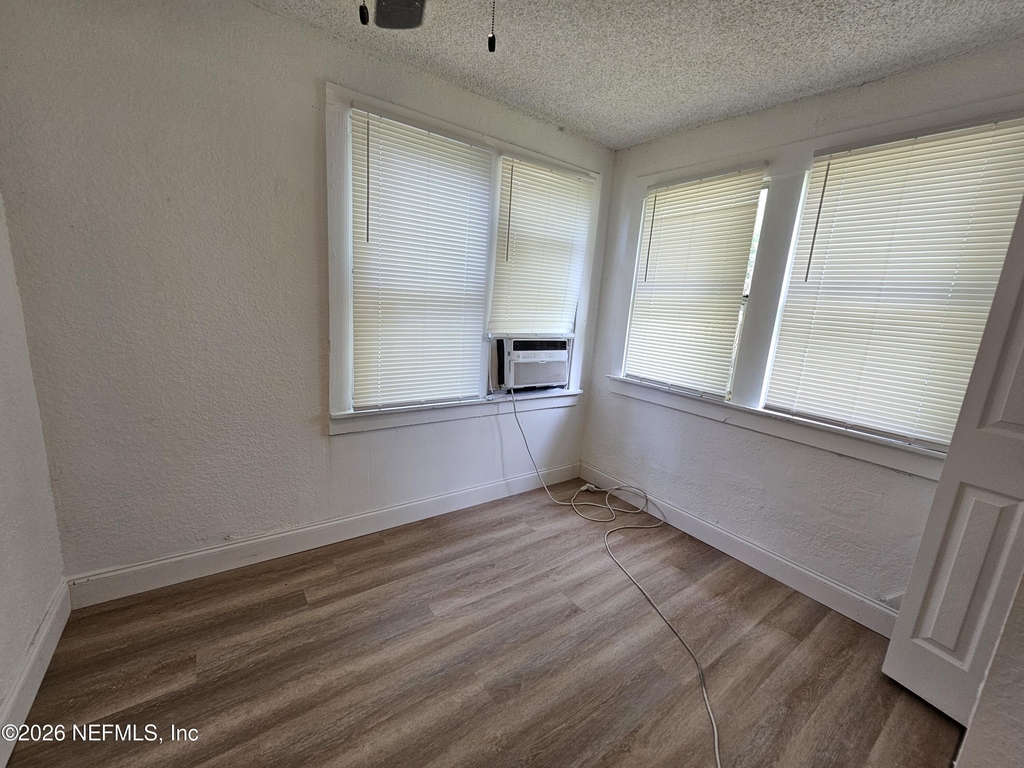2009 Almeda Street - Photo 7