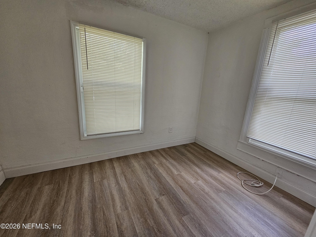 2009 Almeda Street - Photo 5